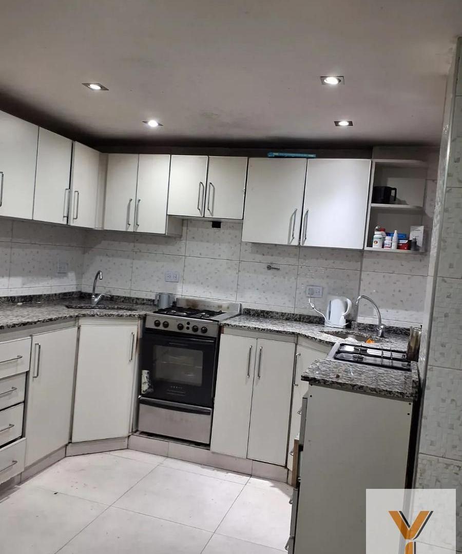 Foto de Departamento en Venta - 2 Dormitorios 1 Baño - 82mts - Flores, imagen 4