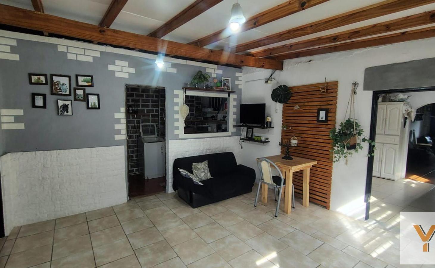 Foto de Casa en Venta - 4 Dormitorios 2 Baños - 300mts - Almirante Brown, imagen 4