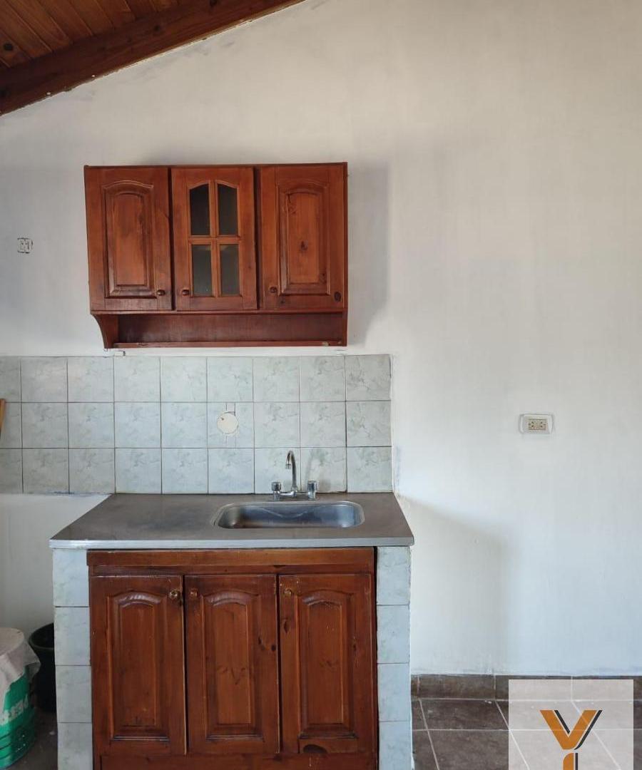 Foto de Casa en Venta - 2 Dormitorios 1 Baño - 220mts - La Plata, imagen 3