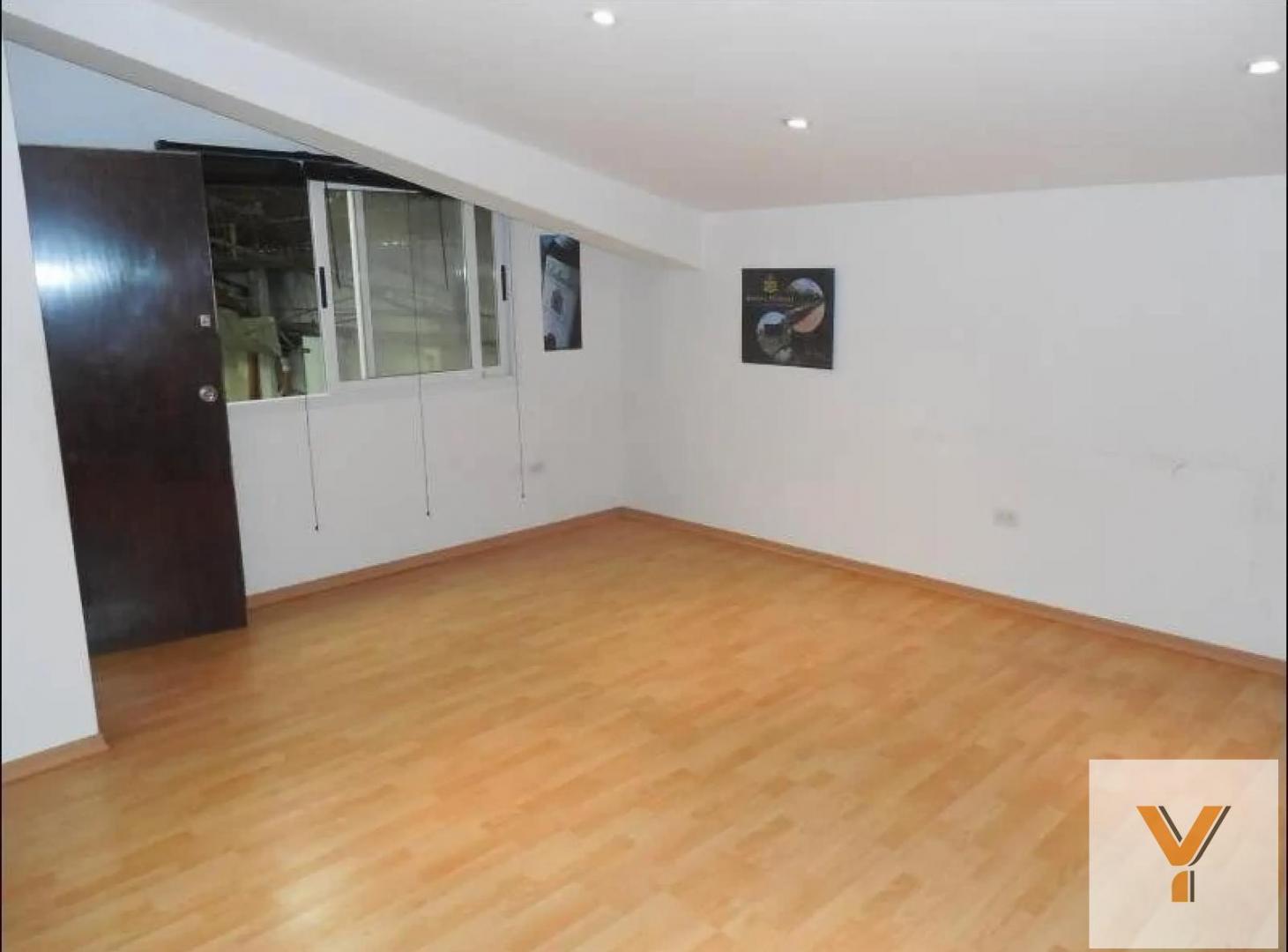 Foto de Depósito en Venta - 4 Baños - 750mts - Villa Ortuzar, imagen 1
