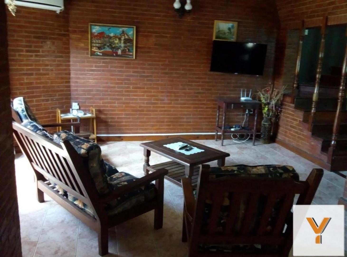 Foto de Casa en Alquiler - 3 Dormitorios 2 Baños - 300mts - Pinamar, imagen 2
