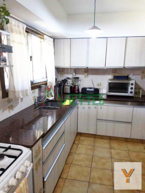 Foto de Casa en Venta - 3 Dormitorios 2 Baños - 300mts - Lomas De Zamora, imagen 3