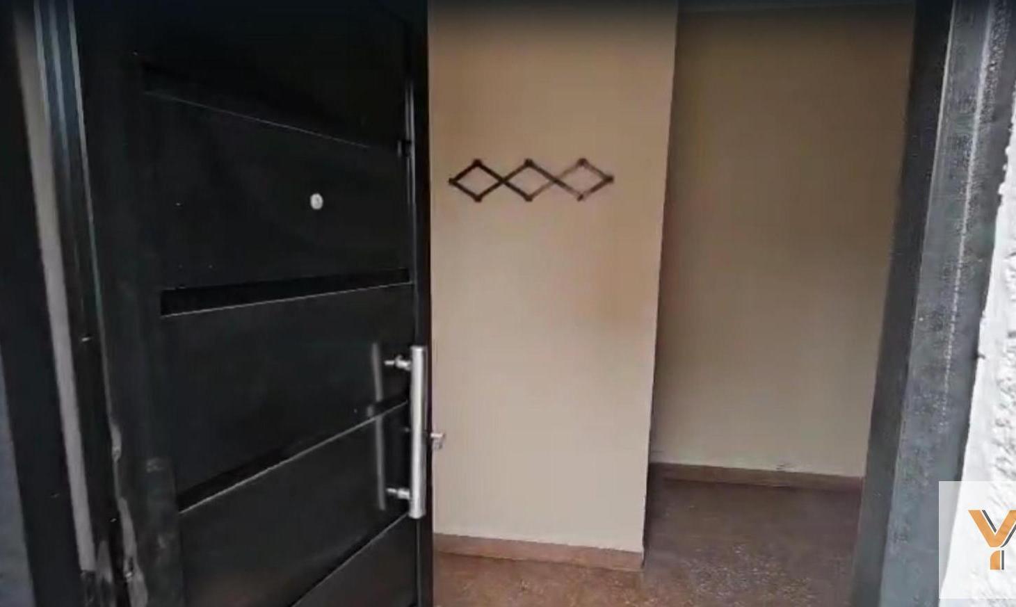 Foto de Casa en venta - 2 Dormitorios 1 Baño - Ezpeleta, imagen 2