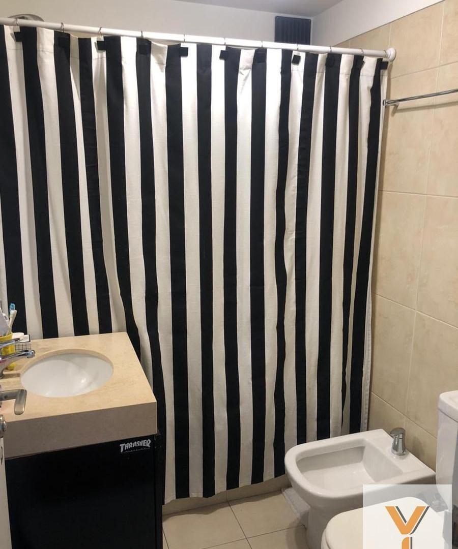 Foto de Departamento en Venta - 1 Dormitorio 1 Baño - 68mts - Colegiales, imagen 3