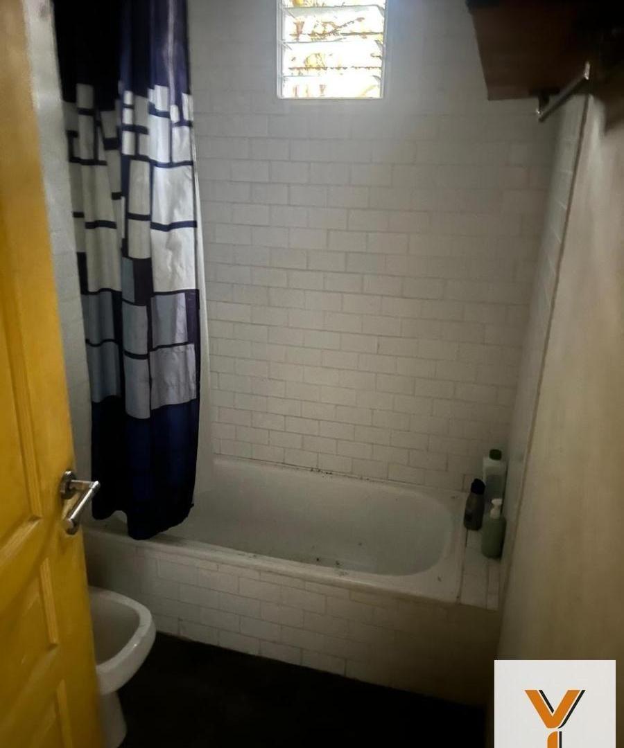 Foto de Casa en Venta - 2 Dormitorios 1 Baño - 290mts - La Plata - Villa Parque, imagen 3