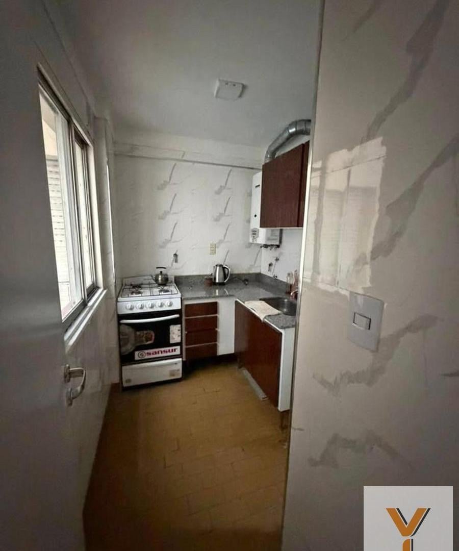 Foto de Departamento en Alquiler - 2 Dormitorios 1 Baño - 98mts - Lomas De, imagen 3