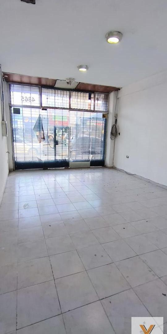 Foto de Local en Alquiler - 3 Dormitorios 5 Baños - 320mts - Mataderos, imagen 1