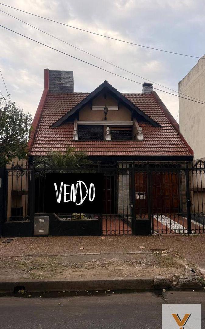 Foto de Casa en Venta - 3 Dormitorios 2 Baños - 240mts - General San Martin, imagen 4