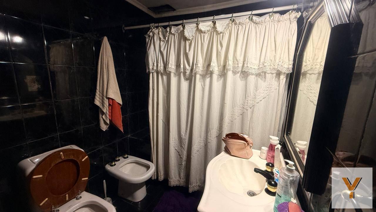 Foto de Casa en Venta - 3 Dormitorios 2 Baños - 240mts - General San Martin, imagen 1
