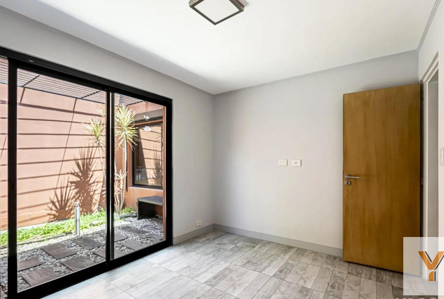 Foto de Casa en Venta - 2 Dormitorios 2 Baños - 300mts - Lomas De Zamora, imagen 1
