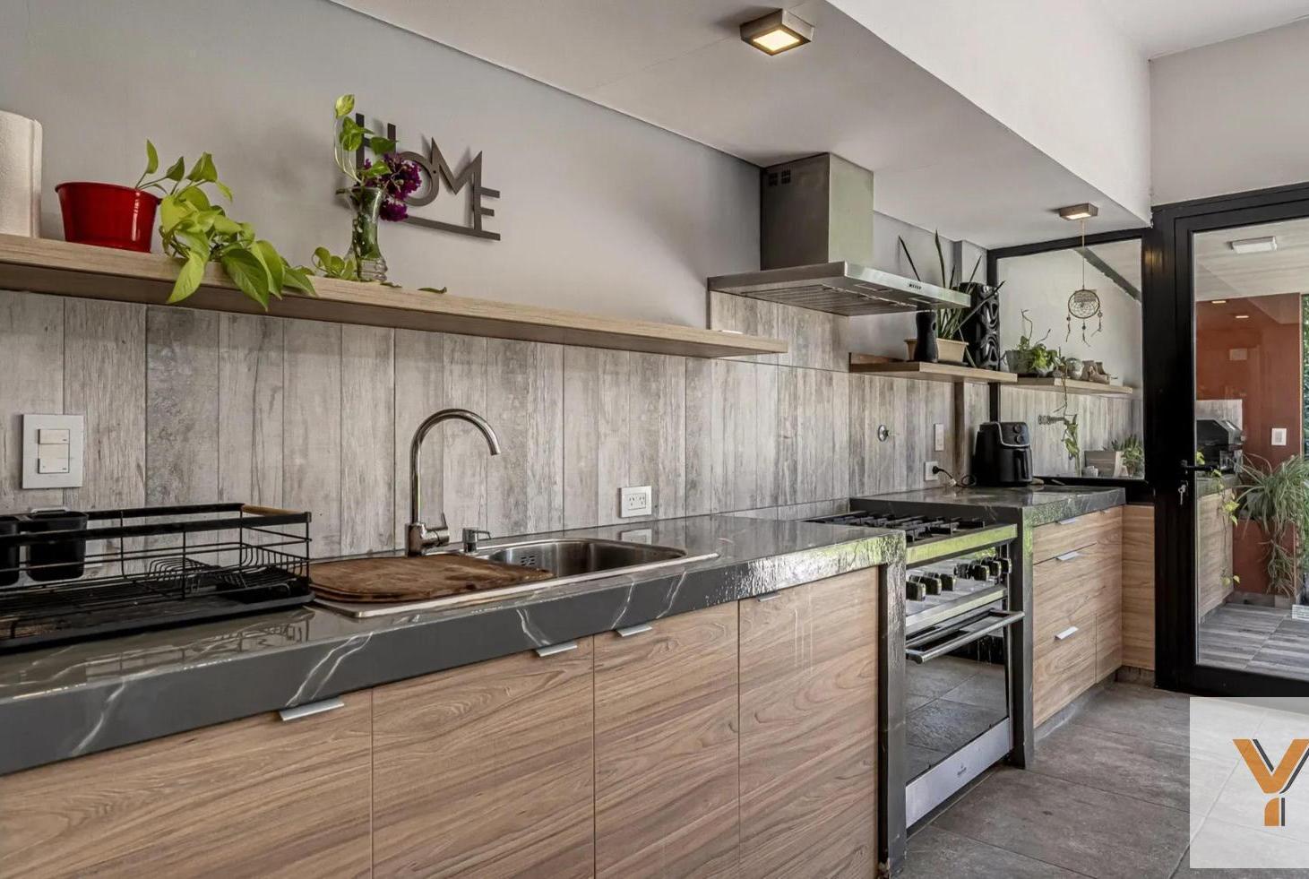 Foto de Casa en Venta - 2 Dormitorios 2 Baños - 300mts - Lomas De Zamora, imagen 3