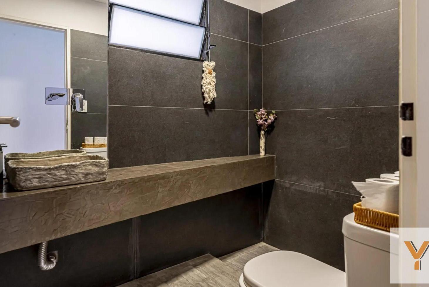 Foto de Casa en Venta - 2 Dormitorios 2 Baños - 300mts - Lomas De Zamora, imagen 2