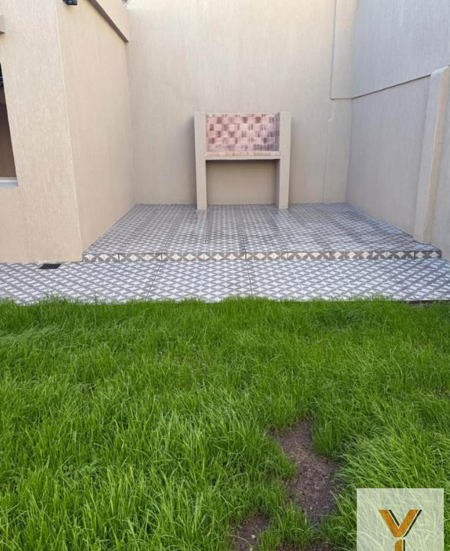Foto de Casa en Venta - 2 Dormitorios 1 Baño - 115mts - Bahia Blanca, imagen 2
