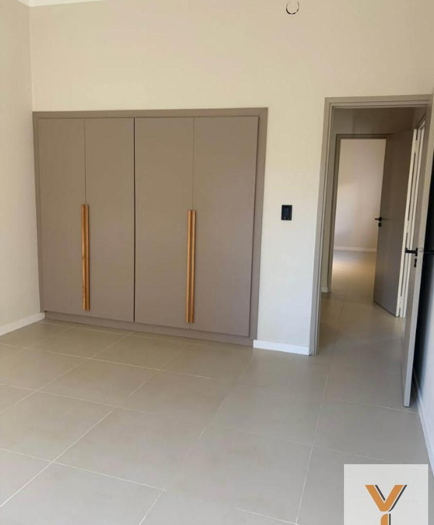 Foto de Casa en Venta - 2 Dormitorios 1 Baño - 115mts - Bahia Blanca, imagen 3