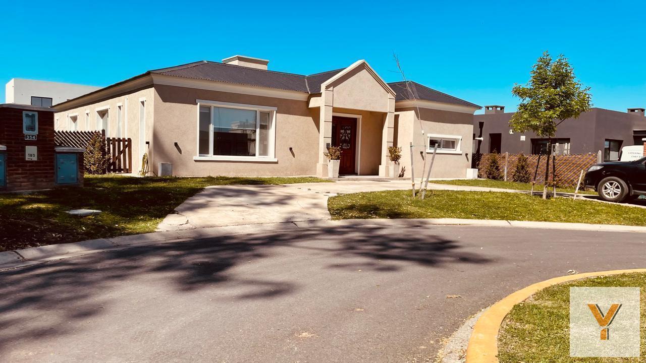 Foto de Casa en Venta - 3 Dormitorios 3 Baños - 467mts - Pilar, imagen 2
