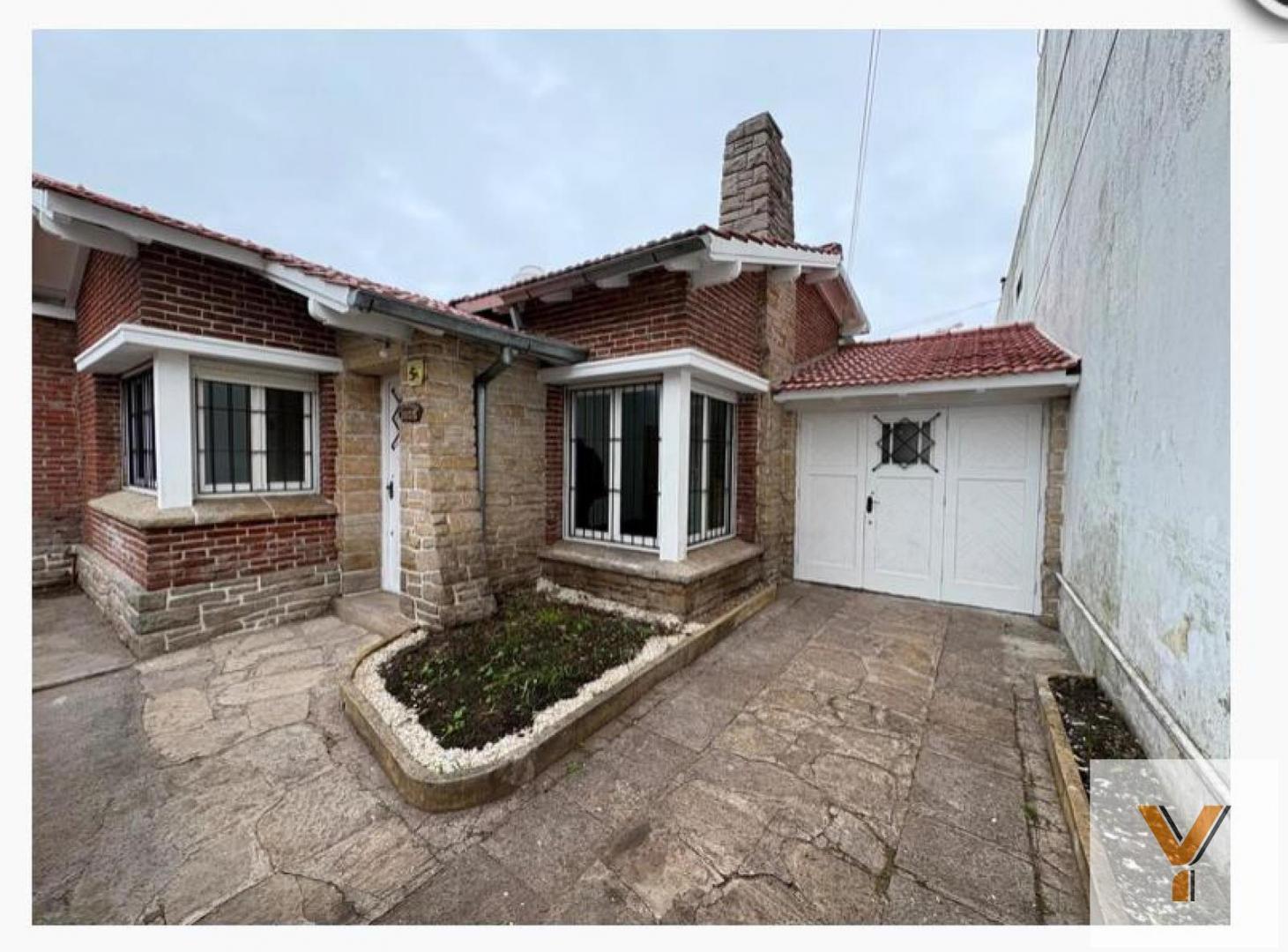 Foto de Casa en Venta - 2 Dormitorios 2 Baños - 222mts - Mar Del Plata, imagen 3