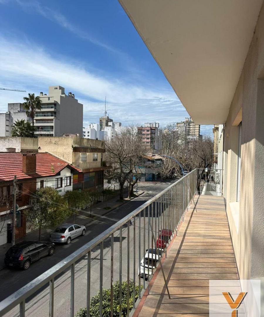 Foto de Departamento en Venta - 3 Dormitorios 2 Baños - 95mts - Mar Del Plata, imagen 3