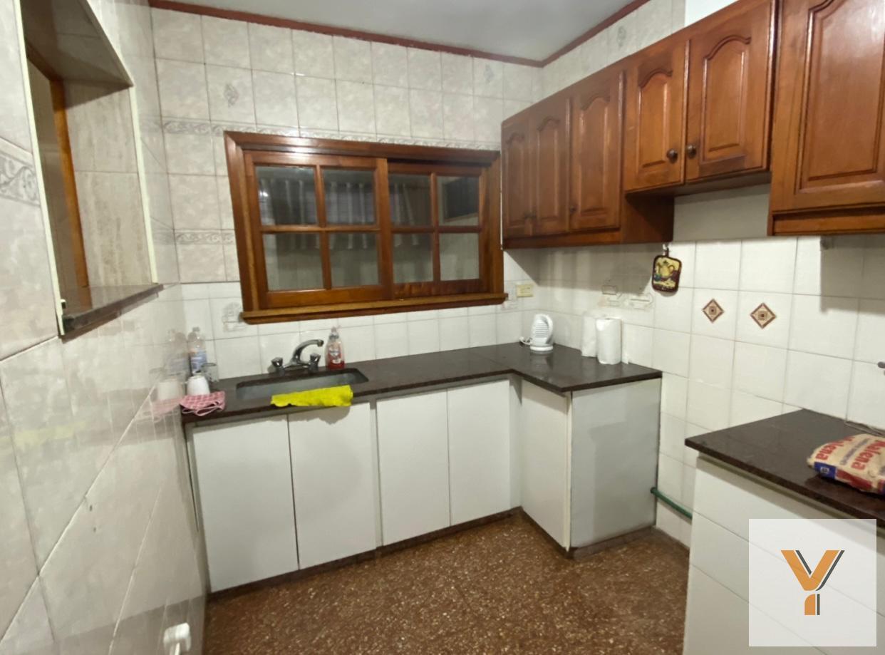 Foto de PH en alquiler - 2 Dormitorios 1 Baño - 117mts2 - Los Hornos, La Plata, imagen 3