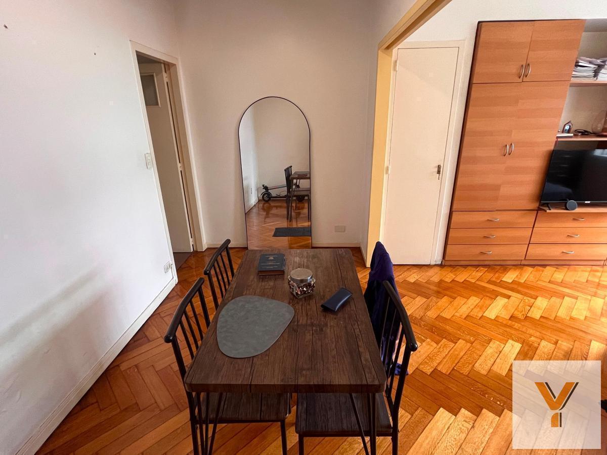 Foto de Casa en Venta - 6 Dormitorios 4 Baños - 1070mts - Caballito, imagen 2