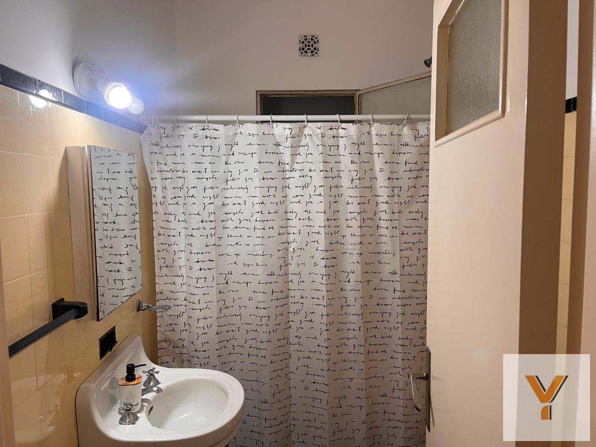 Foto de Casa en Venta - 6 Dormitorios 4 Baños - 1070mts - Caballito, imagen 5