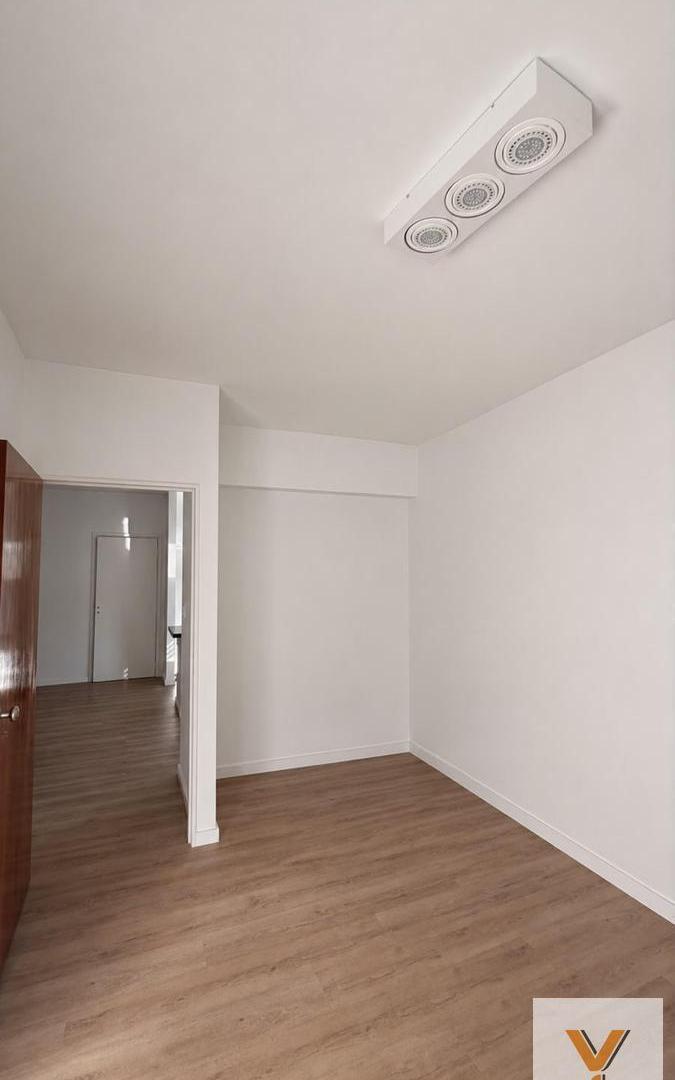 Foto de Departamento en Venta - 2 Dormitorios 1 Baño - 54mts - San Nicolás, imagen 2