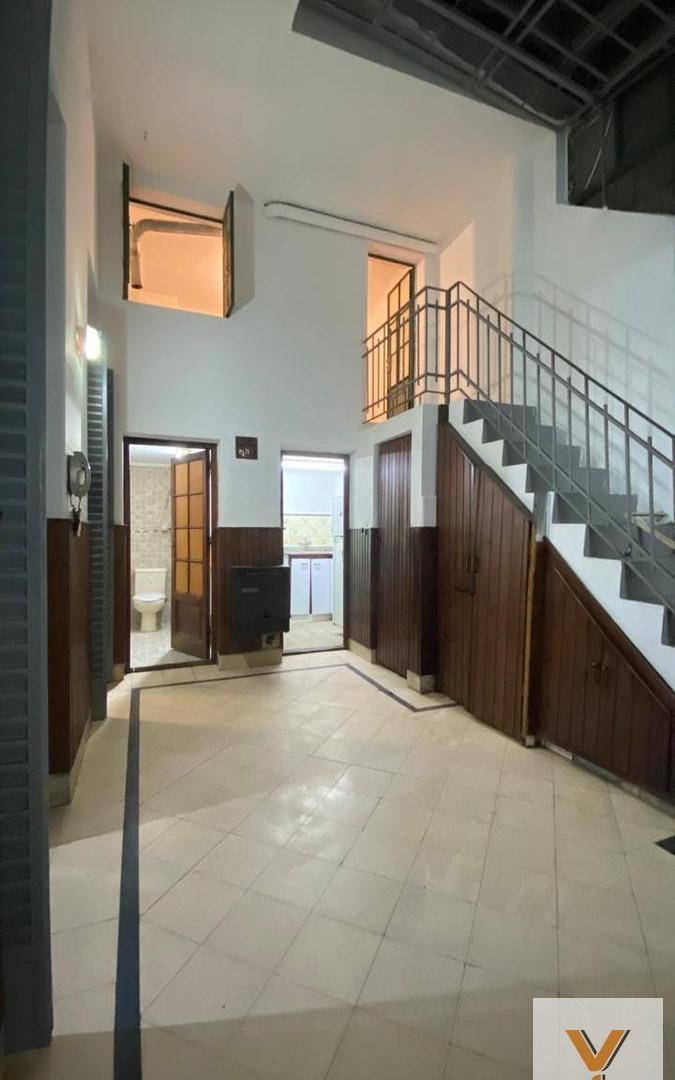 Foto de PH en Venta - 3 Dormitorios 2 Baños - 120mts - Flores, imagen 1