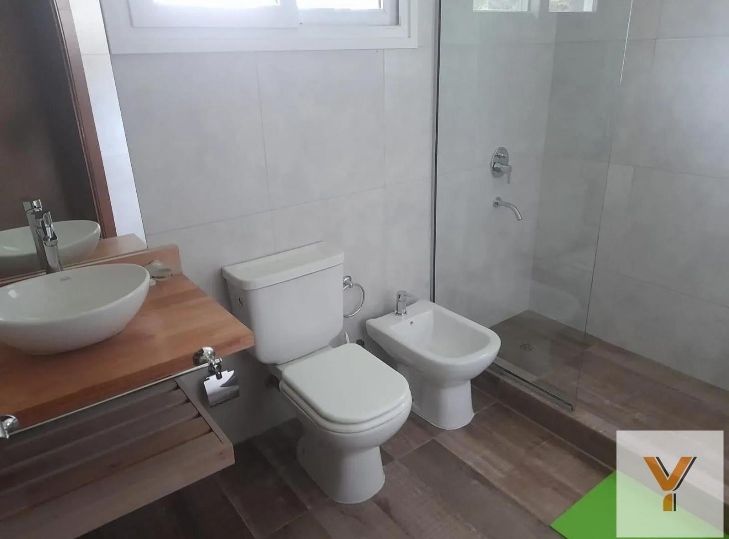 Foto de Casa en Venta - 3 Dormitorios 2 Baños - 1100mts - Costa Esmeralda, imagen 1