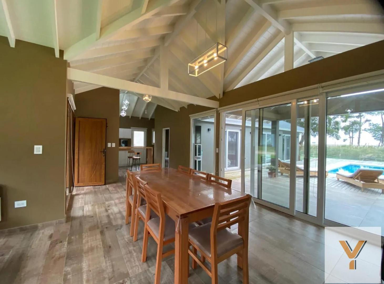Foto de Casa en Venta - 3 Dormitorios 2 Baños - 1100mts - Costa Esmeralda, imagen 4