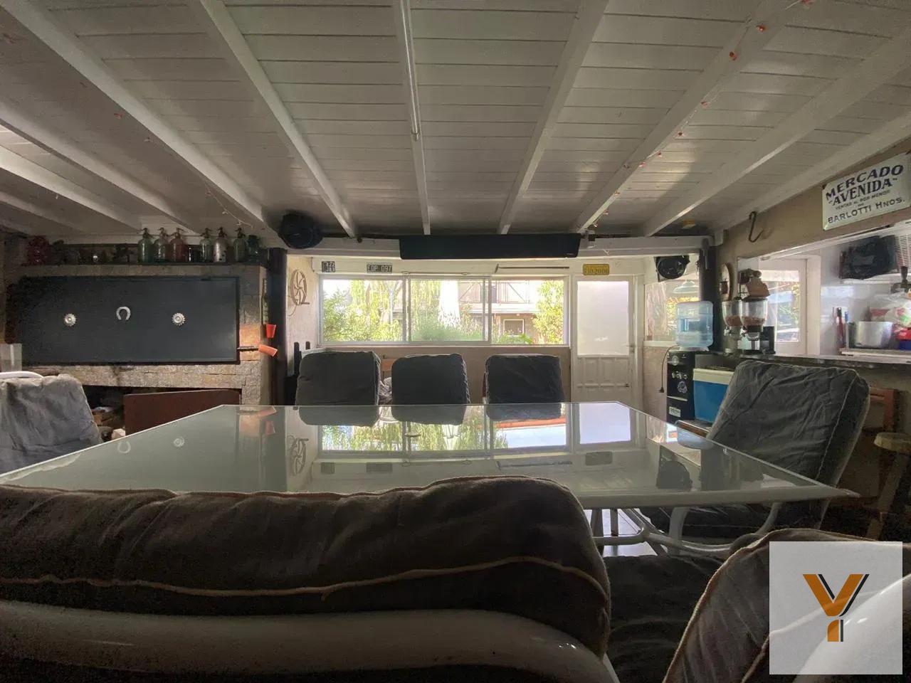 Foto de Casa en Venta - 5 Dormitorios 3 Baños - 240mts - Mar Del Tuyu, imagen 4
