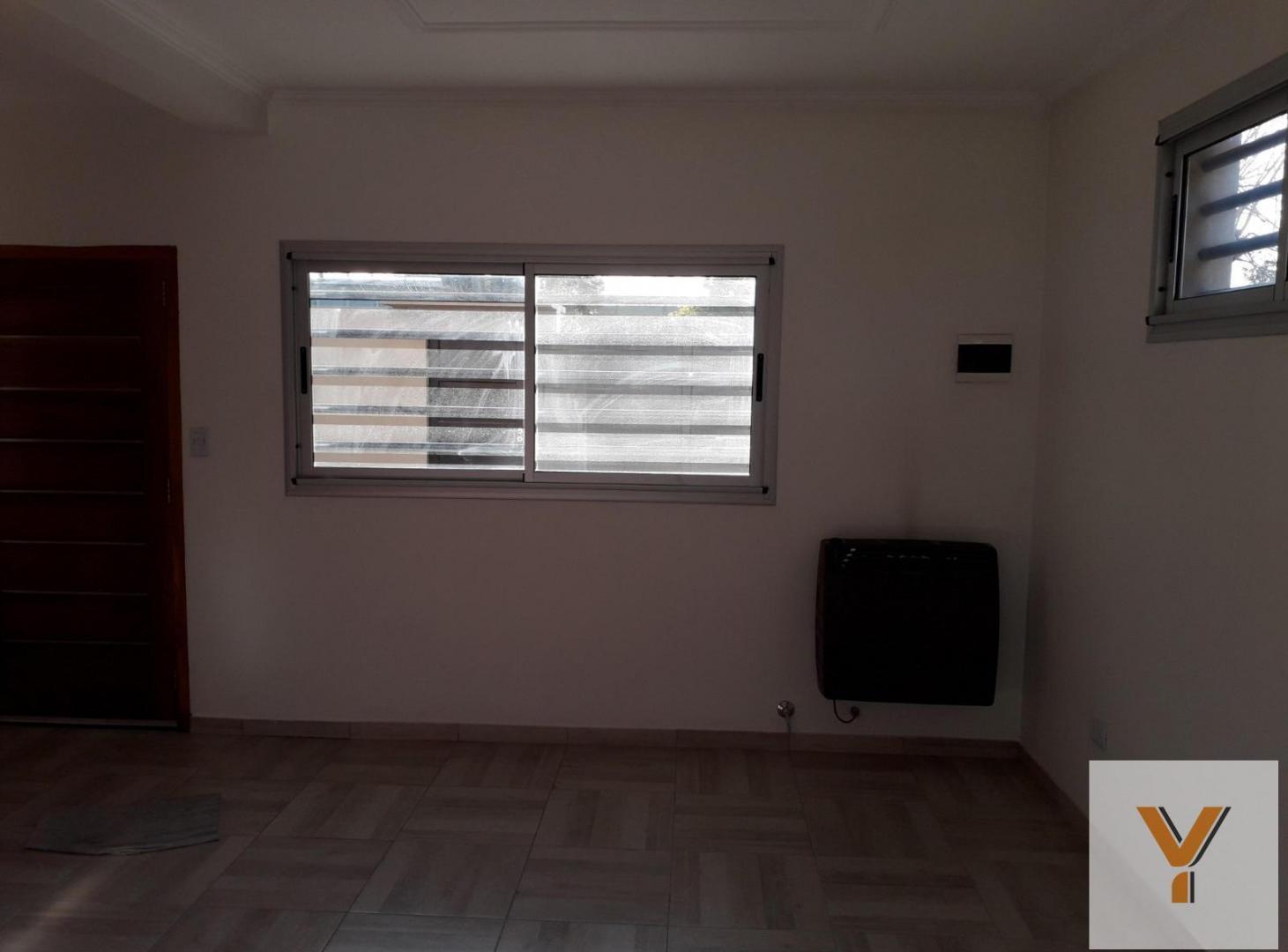 Foto de Casa en Alquiler - 2 Dormitorios 1 Baño - 70mts - La Plata, imagen 3