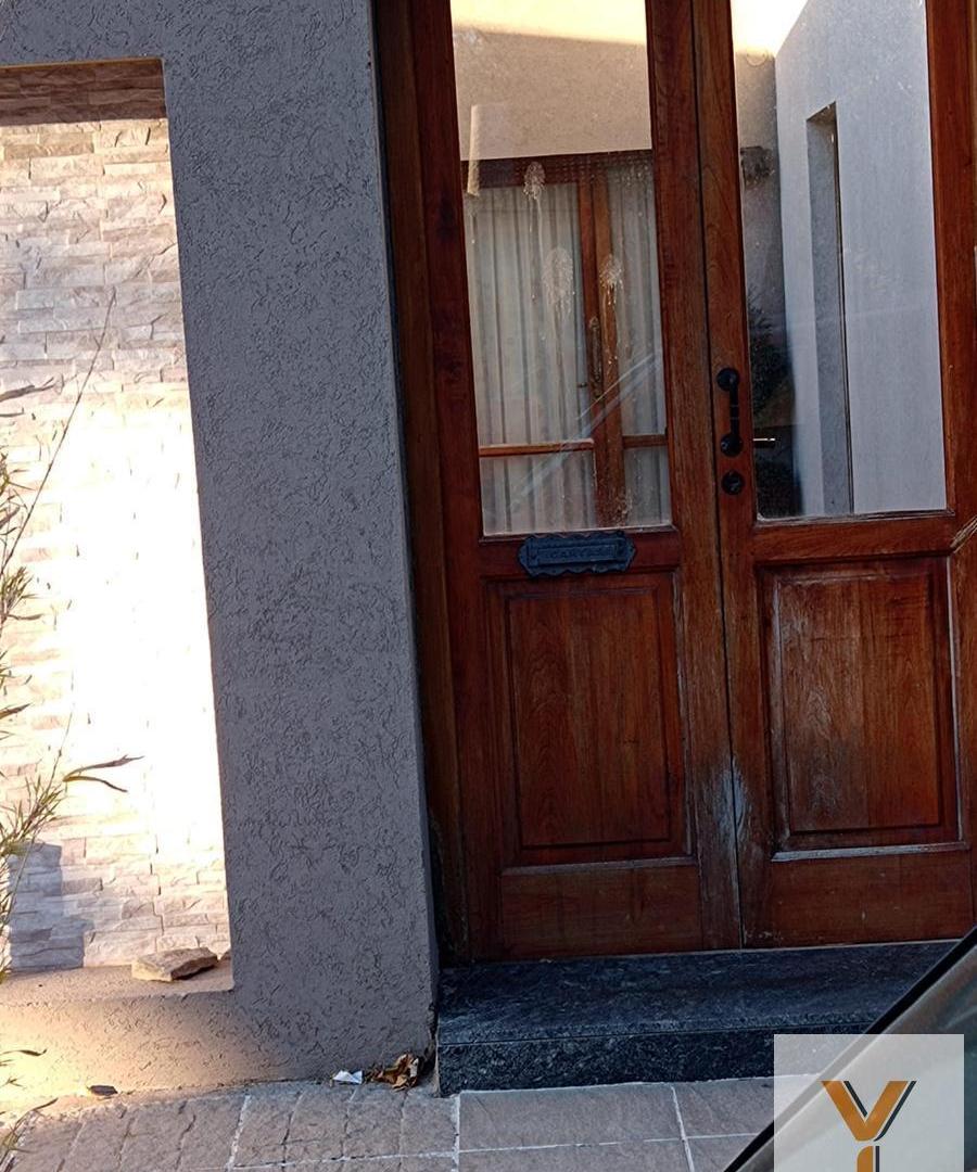 Foto de Casa en Venta - 3 Dormitorios 3 Baños - 600mts - Tres Arroyos - Orense, imagen 4