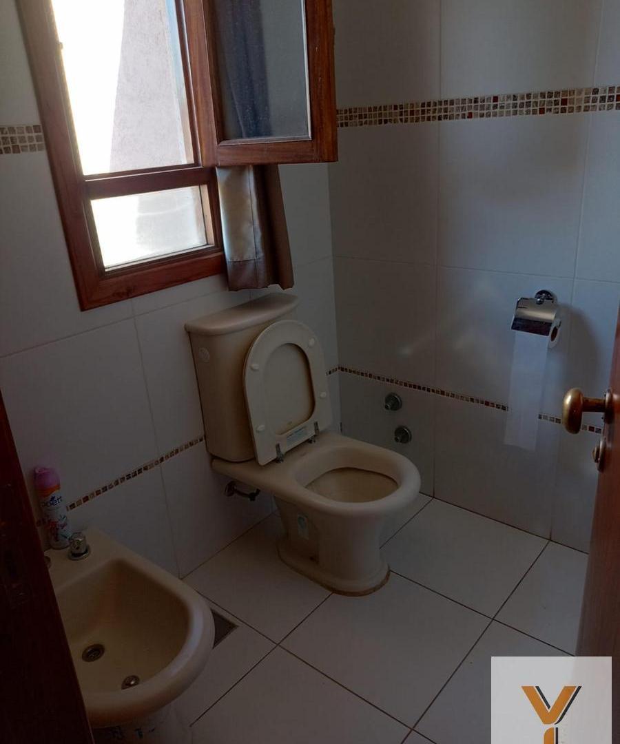 Foto de Casa en Venta - 3 Dormitorios 3 Baños - 600mts - Tres Arroyos - Orense, imagen 1