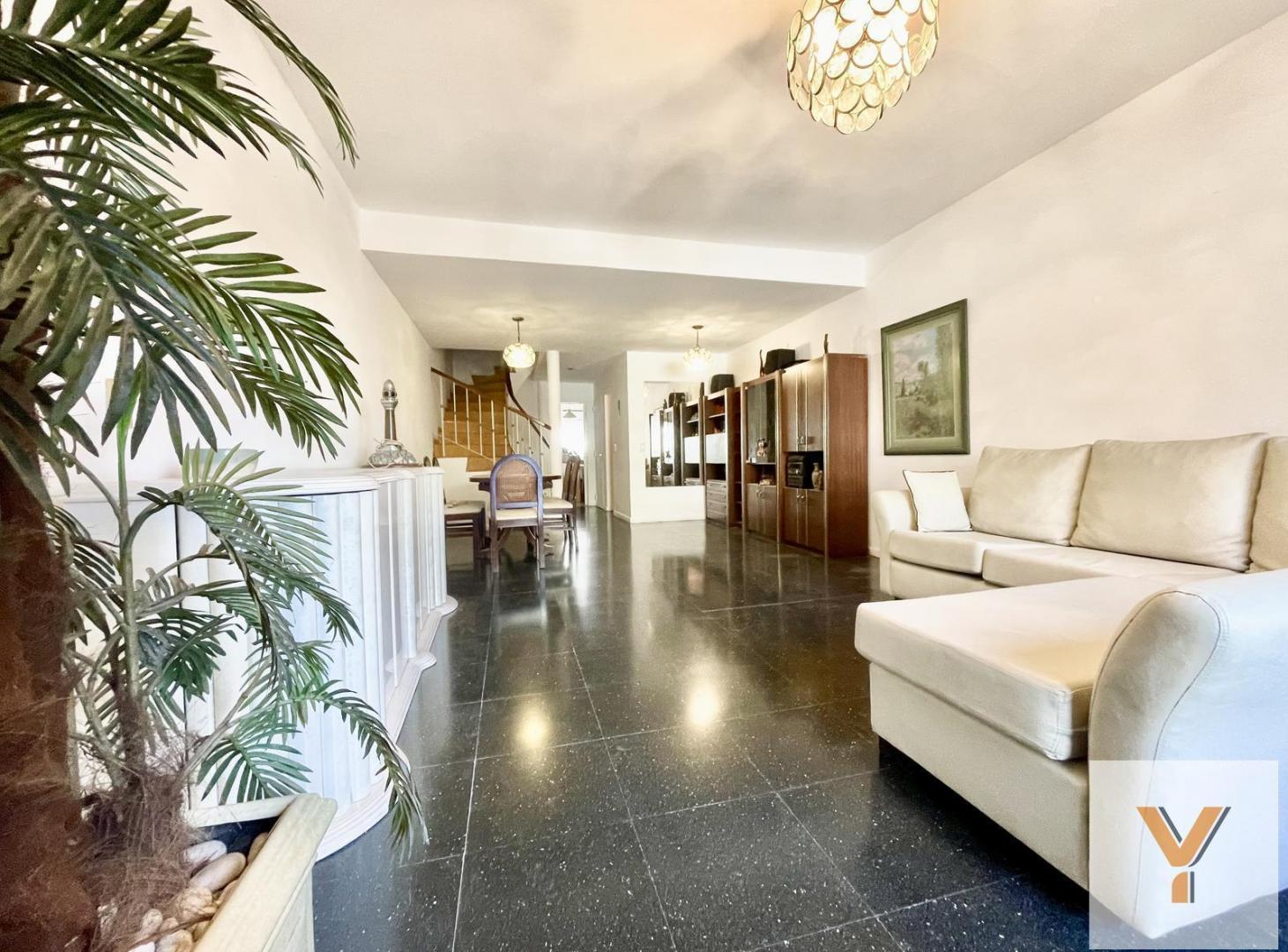 Foto de PH en Venta - 4 Dormitorios 2 Baños - 200.62mts - Boedo, imagen 2