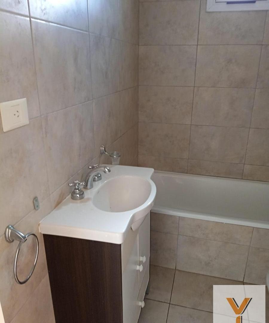 Foto de Departamento en Venta - 2 Dormitorios 2 Baños - 75mts - La Plata, imagen 5