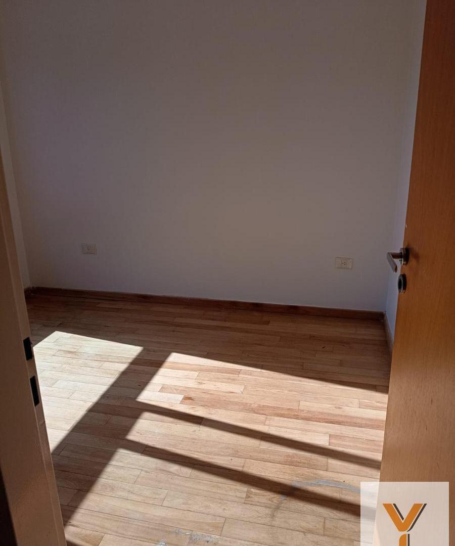 Foto de Departamento en Venta - 2 Dormitorios 2 Baños - 75mts - La Plata, imagen 2
