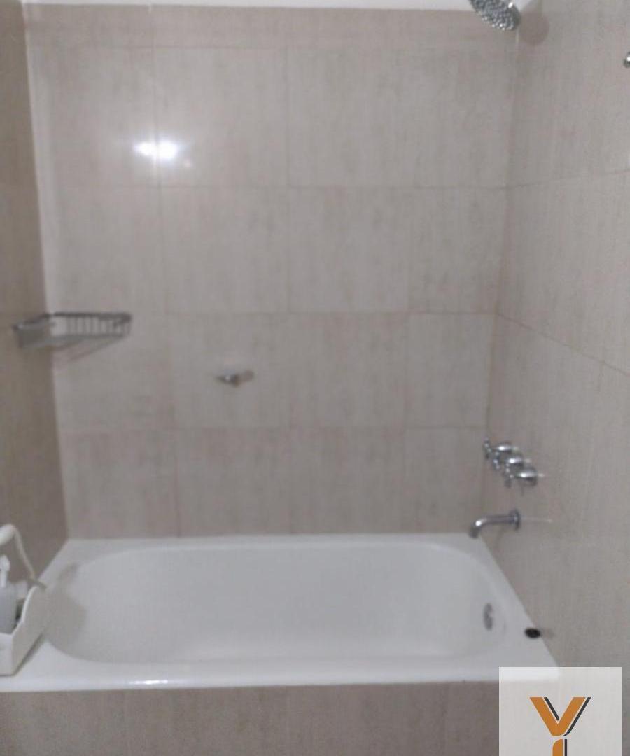 Foto de Departamento en Alquiler - 3 Dormitorios 2 Baños - 135mts - Caballito, imagen 2
