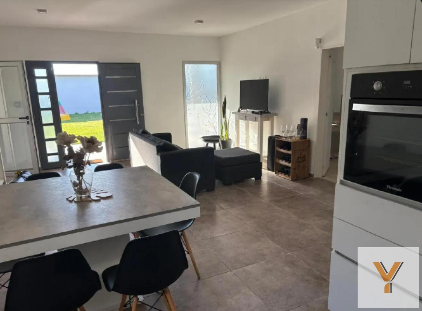 Foto de Casa en Venta - 2 Dormitorios 3 Baños - 600mts - La Plata, imagen 3