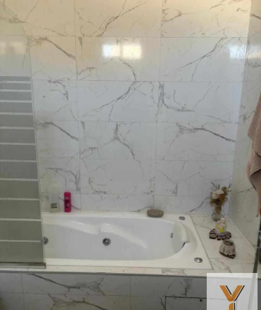 Foto de Casa en Venta - 2 Dormitorios 3 Baños - 600mts - La Plata, imagen 2