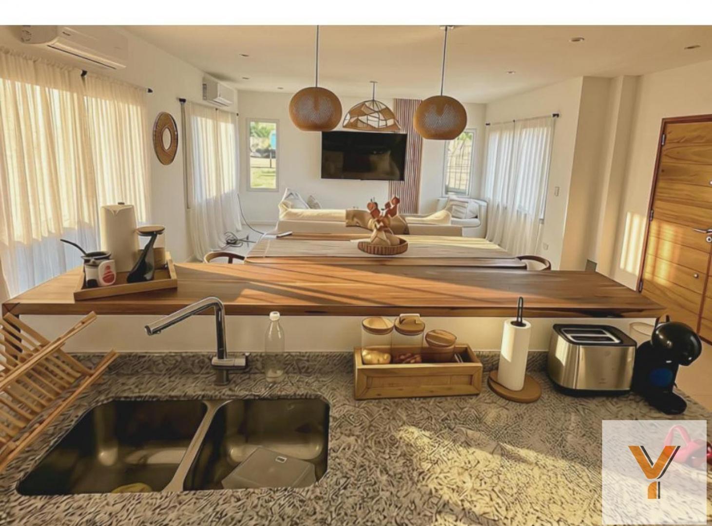 Foto de Casa en Venta - 3 Dormitorios 3 Baños - 1000mts - Coronel Brandsen, imagen 3