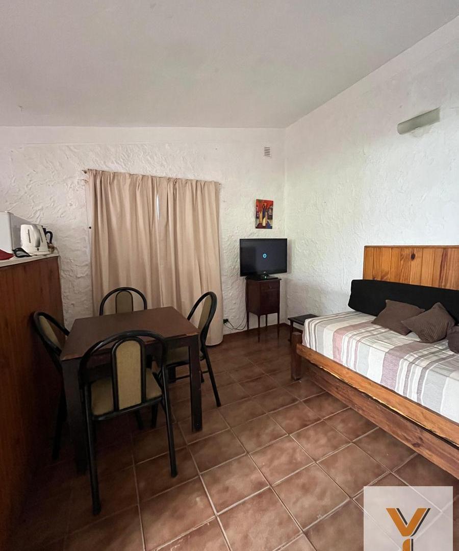 Foto de Casa en Venta - 2 Dormitorios 2 Baños - 420mts - Valeria Del Mar, imagen 3
