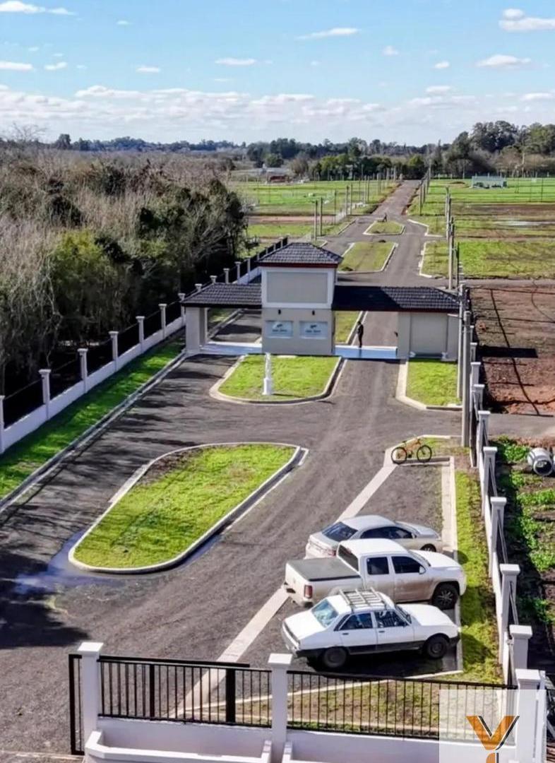 Foto de Terreno en Venta - - 303mts - La Plata, imagen 2