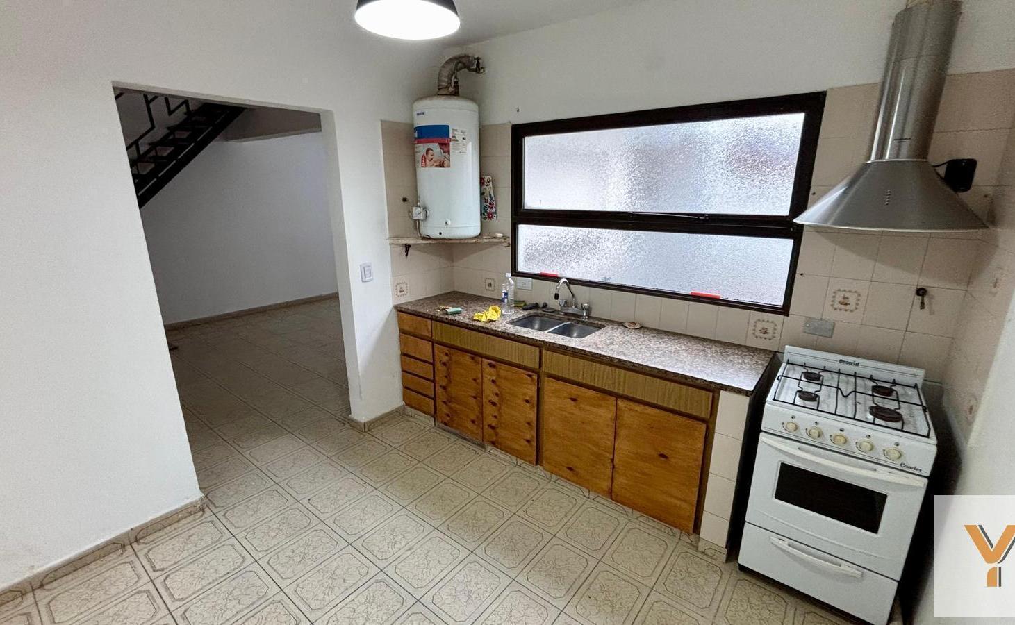 Foto de PH en Alquiler - 2 Dormitorios 1 Baño - 70mts - La Plata, imagen 2