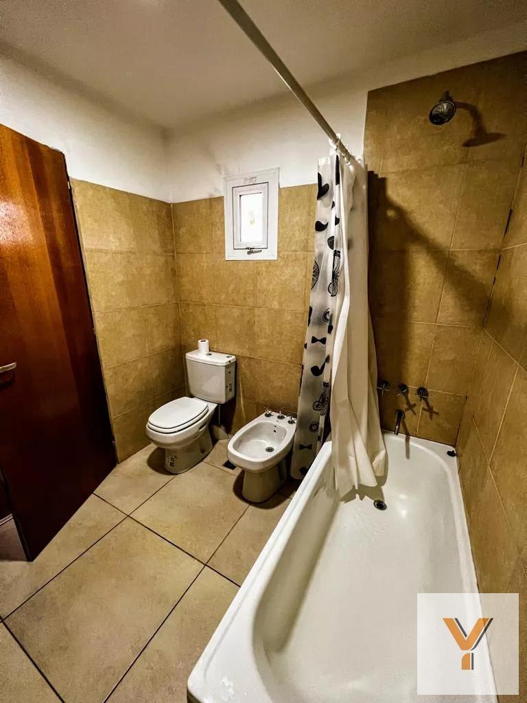 Foto de Casa en venta - 2 Dormitorios 2 Baños - Cocheras - 160Mts2 - Neuquén, imagen 5