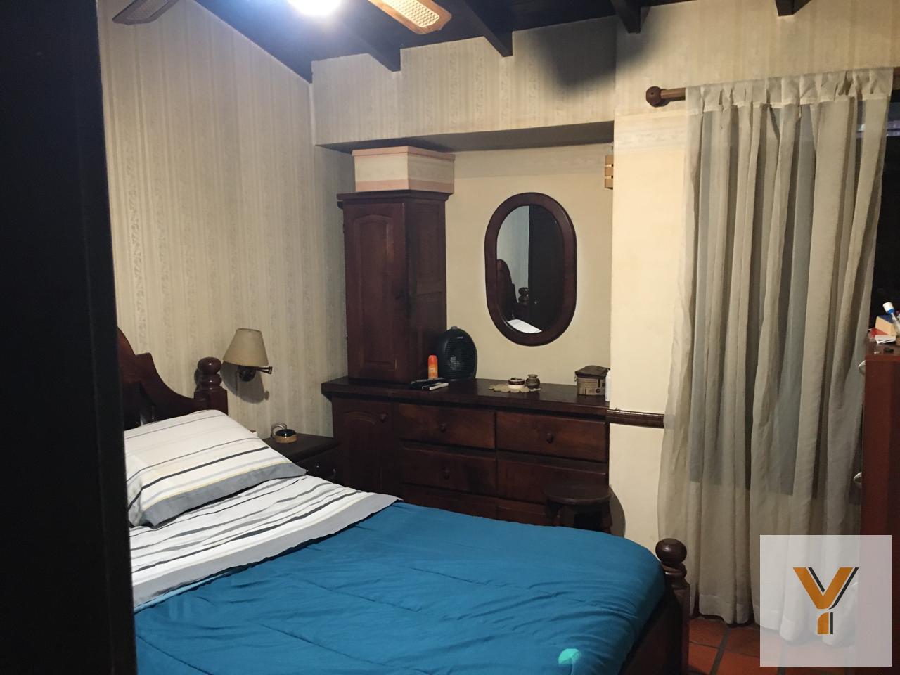 Foto de Casa en venta - 3 Dormitorios 2 Baños - Cocheras - 360Mts2 - Merlo, imagen 5
