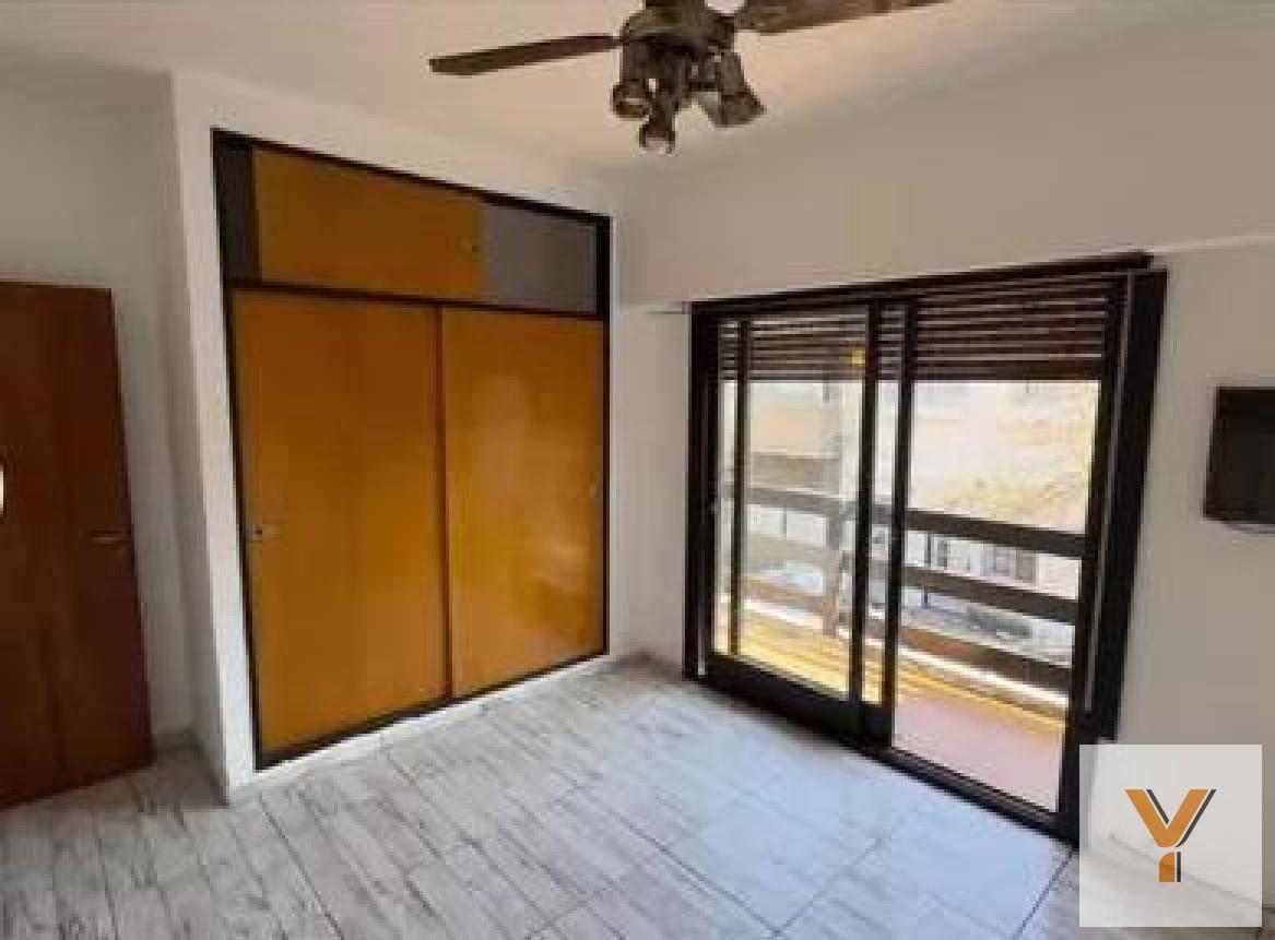 Foto de Casa en venta - 3 Dormitorios 3 Baños - Cochera - 250Mts2 - Villa, imagen 3