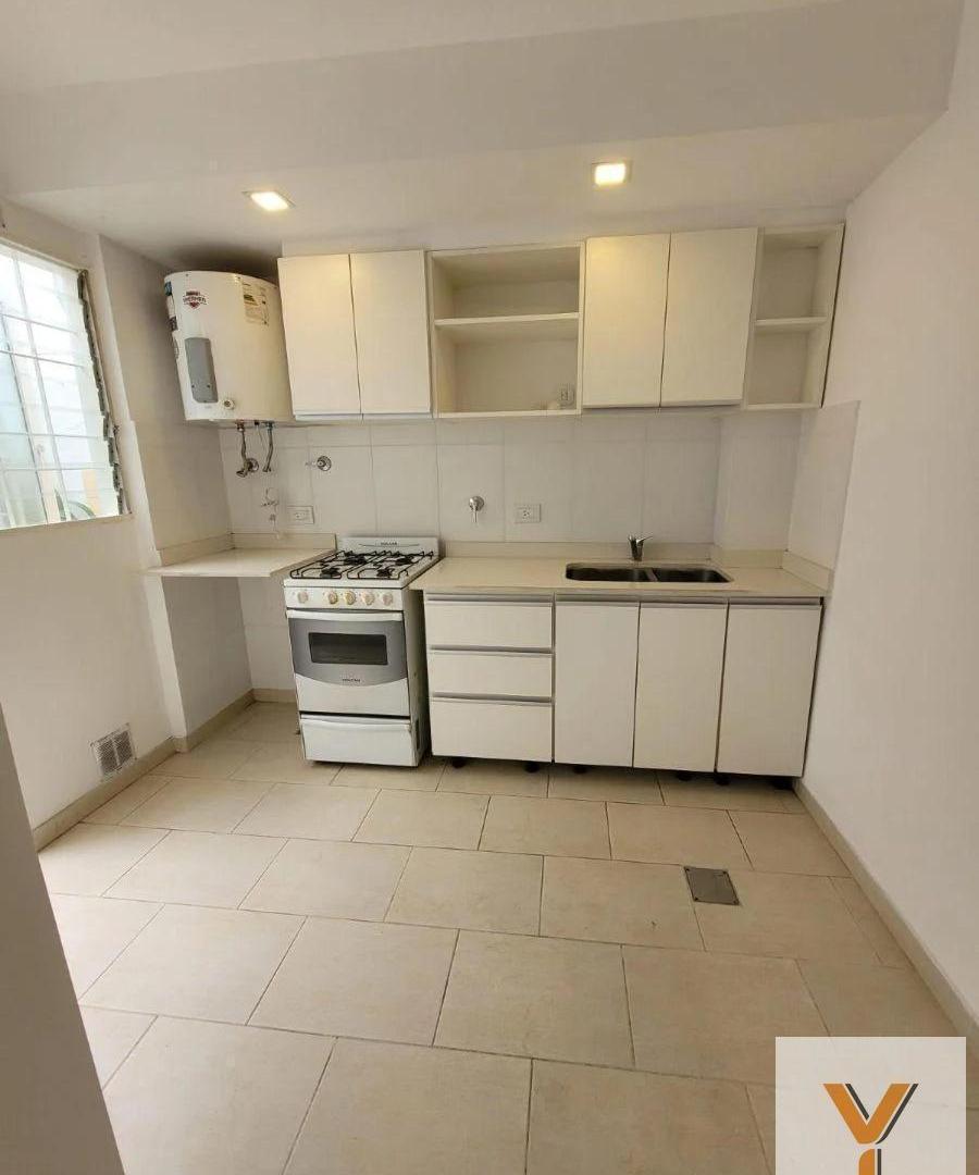 Foto de PH en Venta - 2 Dormitorios 1 Baño - 60mts - La Plata, imagen 2