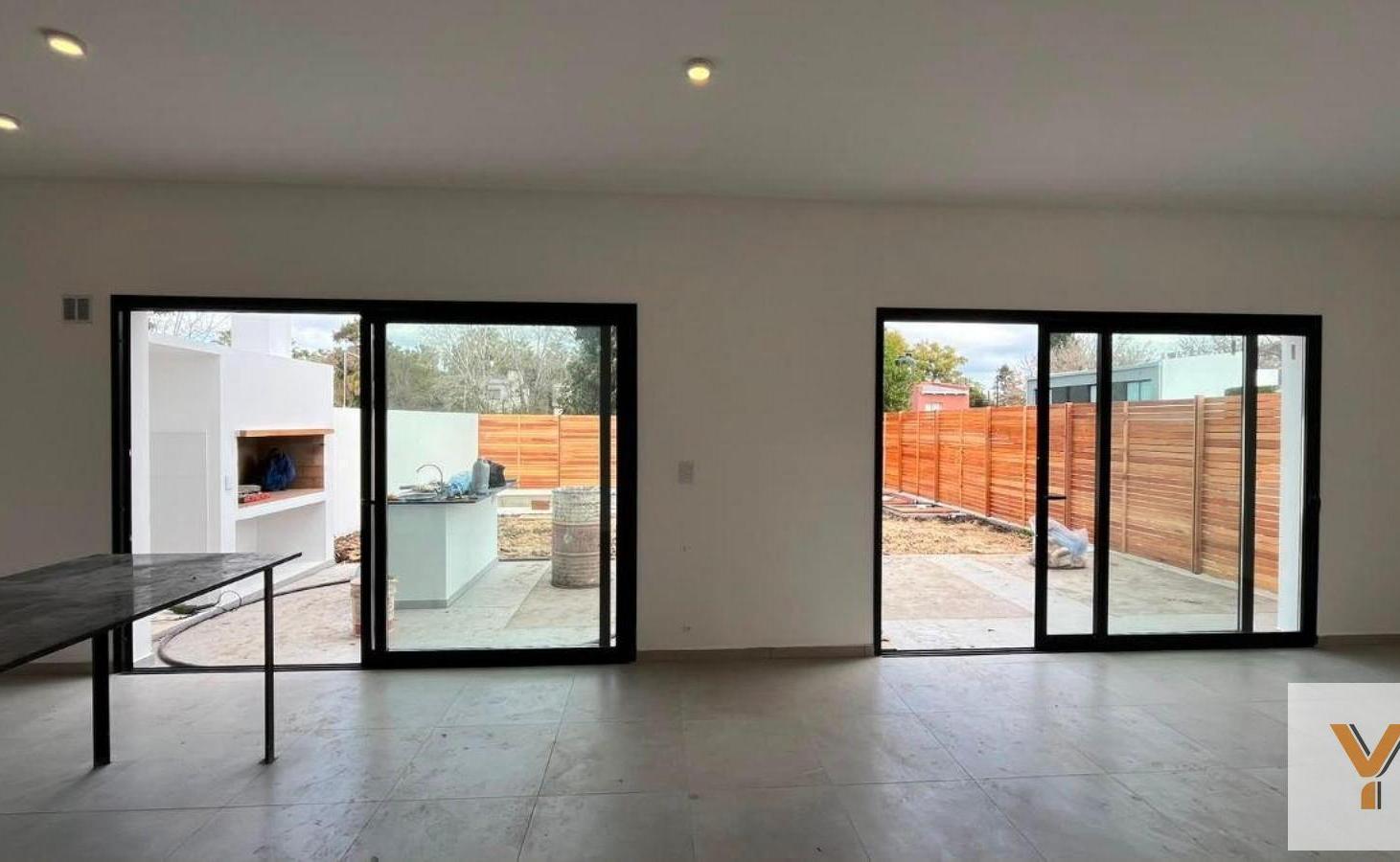 Foto de Casa en Venta - 3 Dormitorios 2 Baños - 300mts - La Plata - City Bell, imagen 3