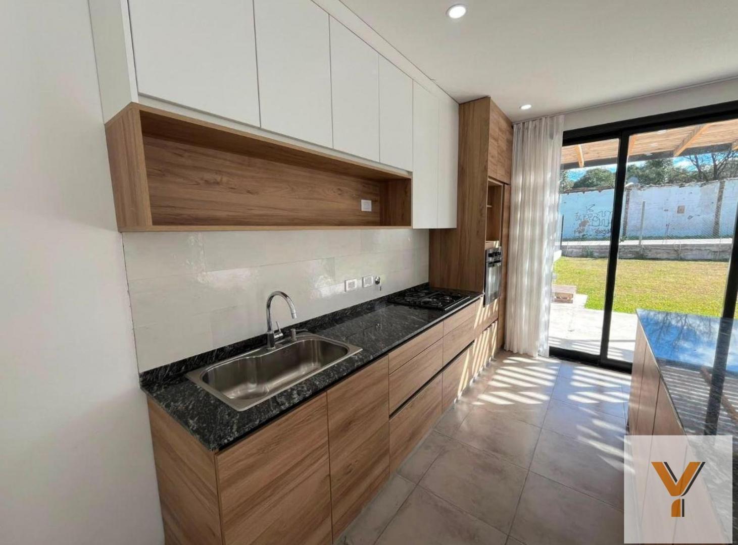 Foto de Casa en Venta - 2 Dormitorios 2 Baños - 360mts - La Plata - City Bell, imagen 3