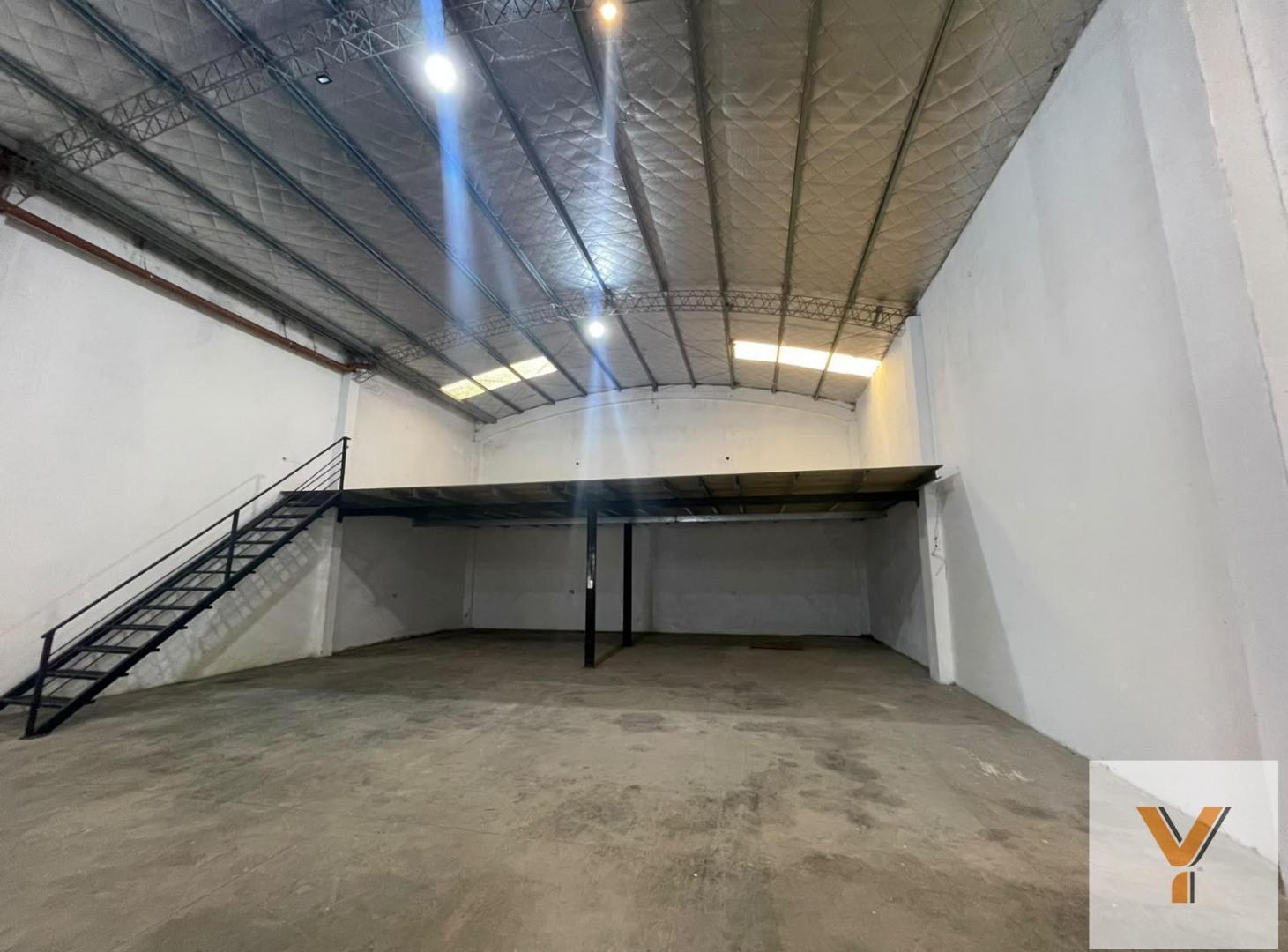 Foto de Depósito en Alquiler - 1 Dormitorio 1 Baño - 400mts - La Plata, imagen 2