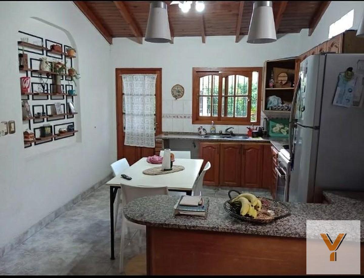 Foto de PH en venta - 3 Dormitorios 2 Baños - 216mts2 - General San Martín, imagen 3